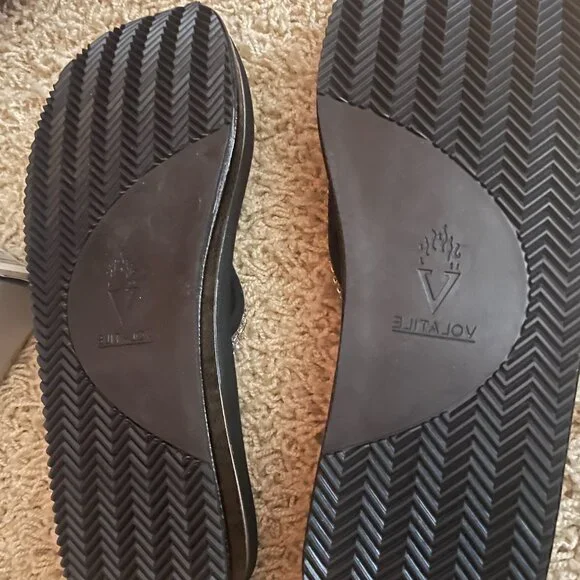 Volatile Designer sandals women new in box - Picture 2 of 2